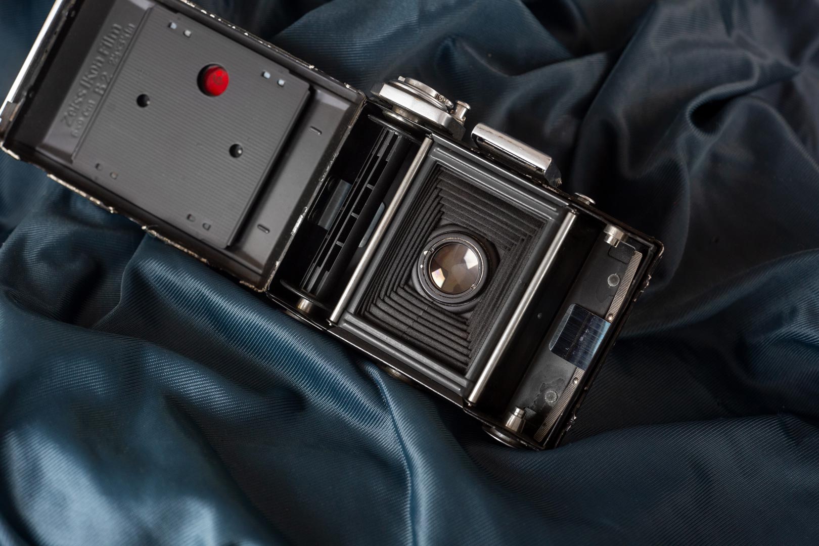 Zeiss Ikon Ikonta 521 | Photo copyright by Daniel Wirgård, a
